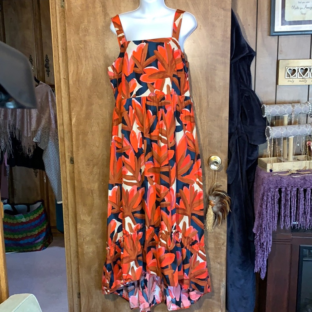 NWOT Floral High Low